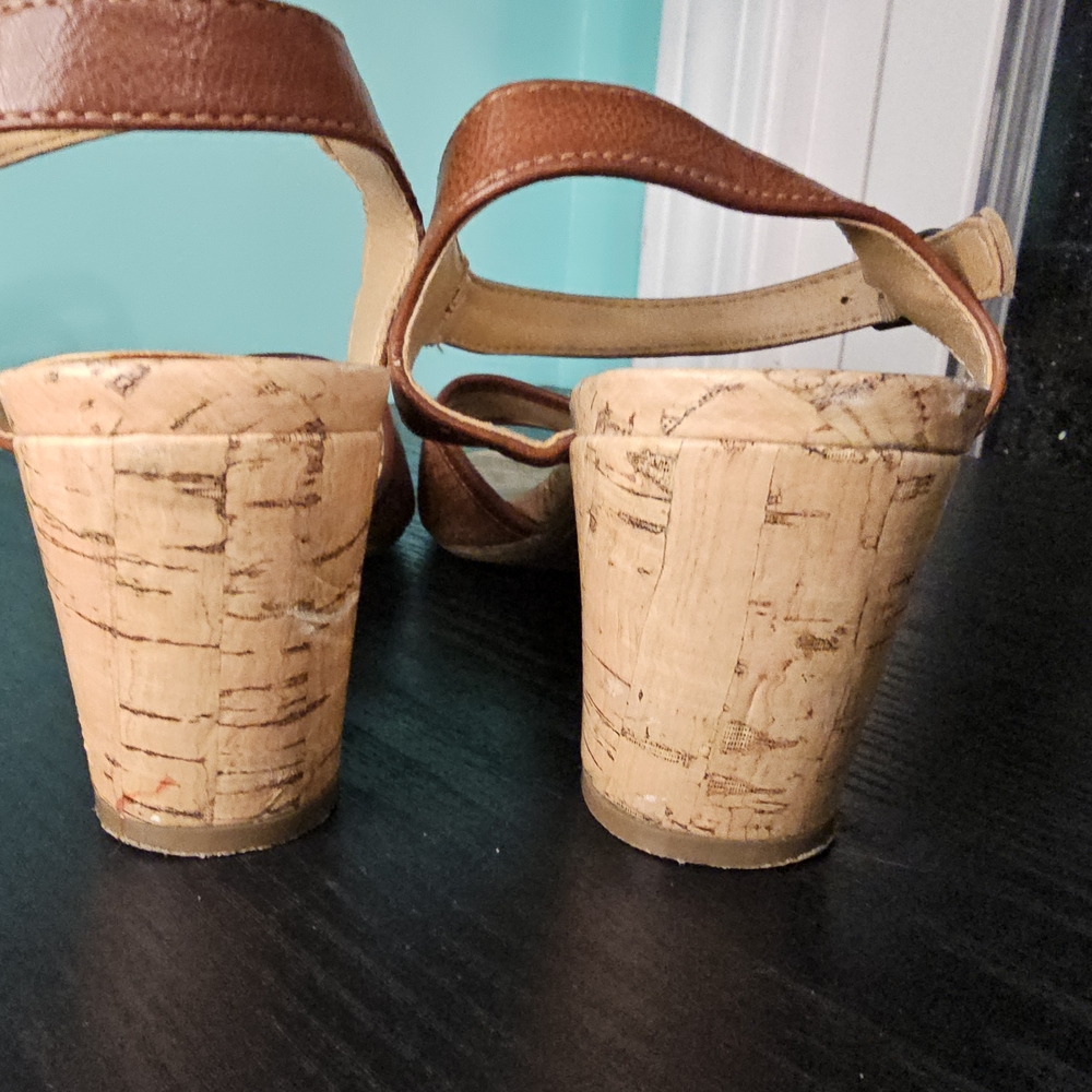 White Mountain 'Elise' Brown Strappy Sandals w/ Cork Heel Women's Size 7.5 - Picture 4 of 10